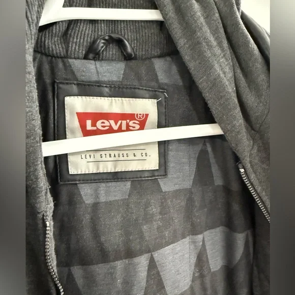 Levi’s faux leather jacket with attached hoodie XXL - Picture 3 of 3